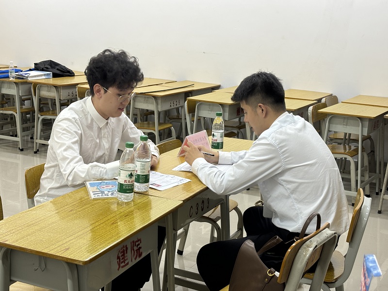 面试现场.jpg