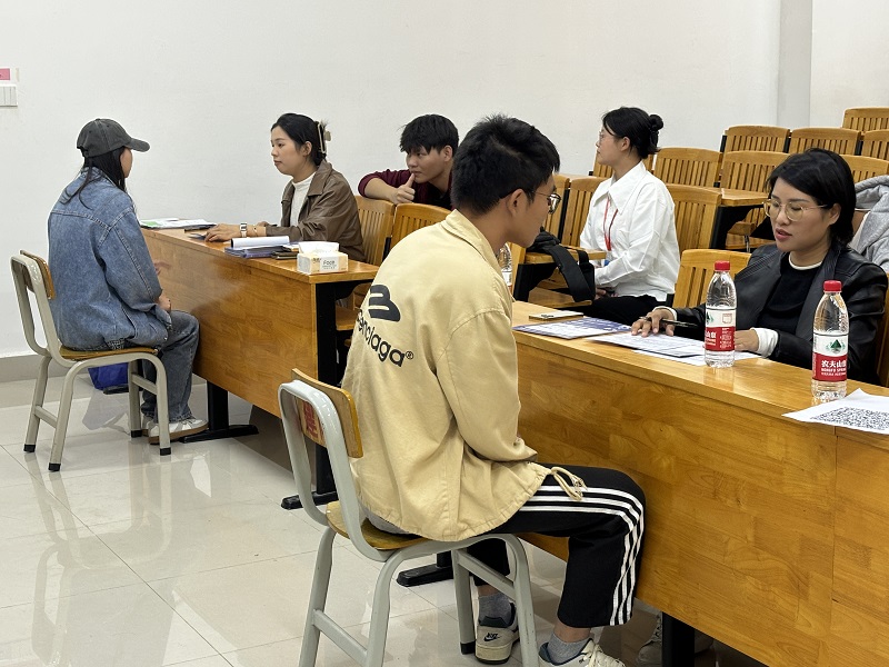面试现场.jpg