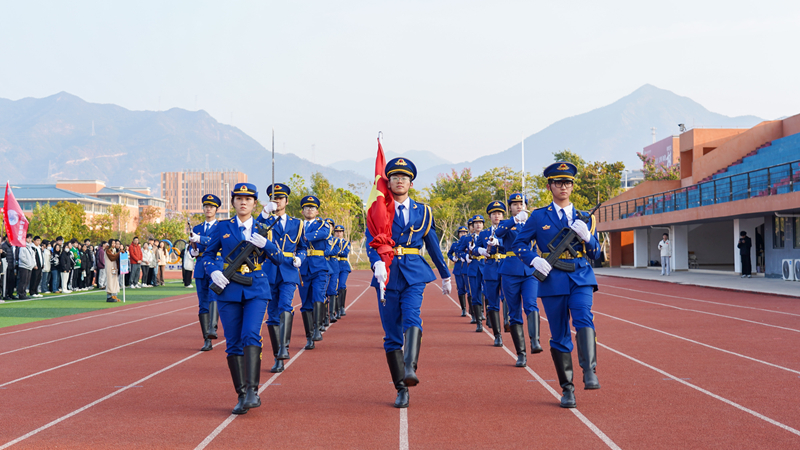 6清远校区举行升旗仪式.jpg